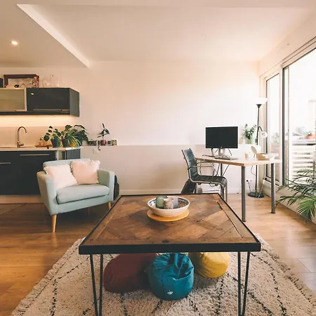 Superbe Appartement, 1min Du Tramway, Parking, A/c *